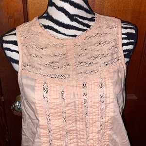 Gap peach sleeveless shirt size large